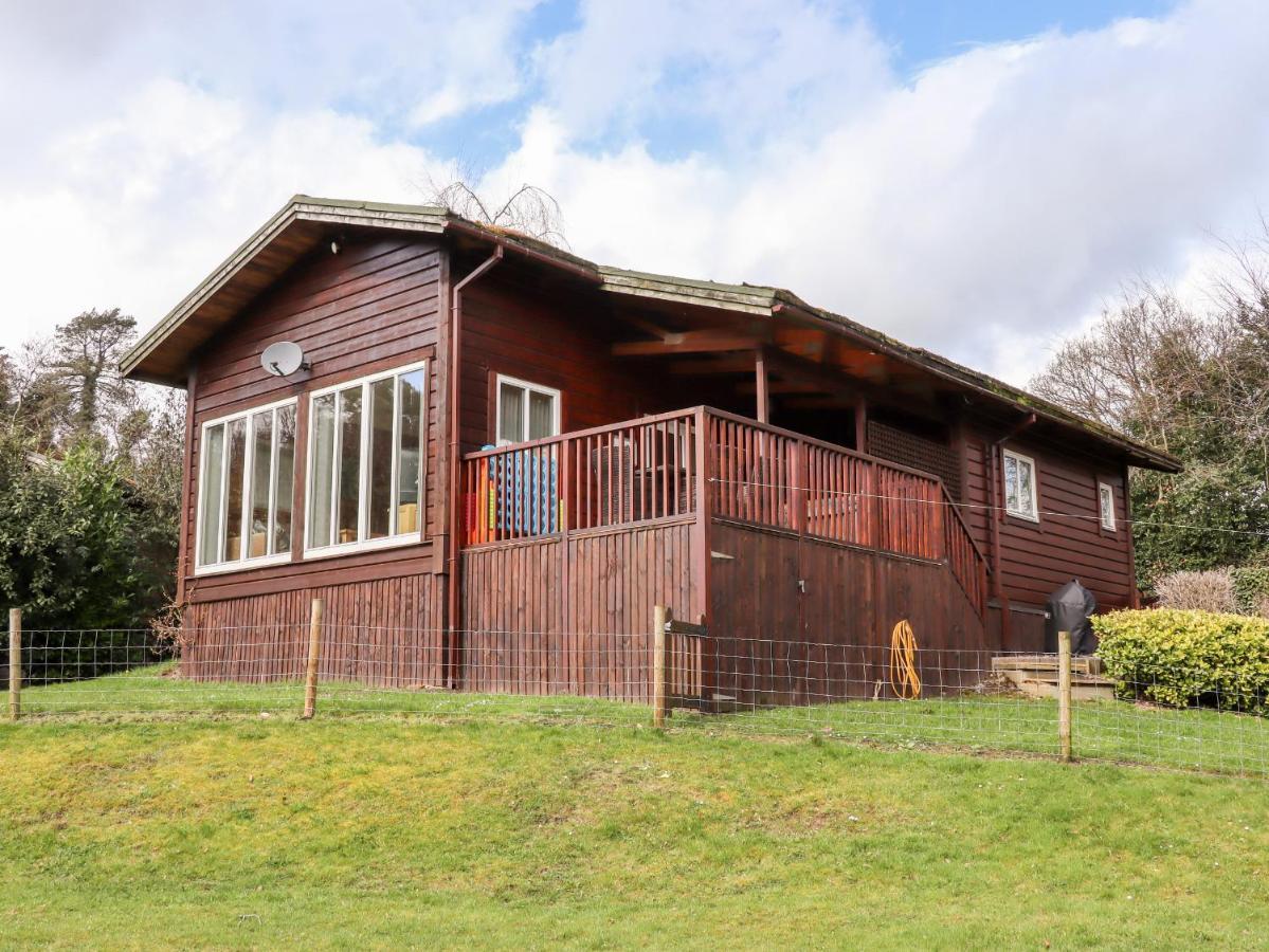Watersview Lodge Leek Exterior photo